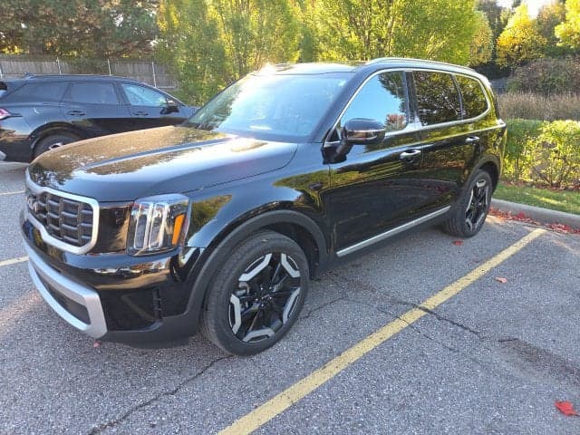 2024 Kia Telluride S — photo 1 of 5