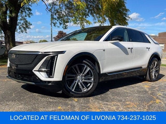 2024 Cadillac LYRIQ Luxury — photo 1 of 5
