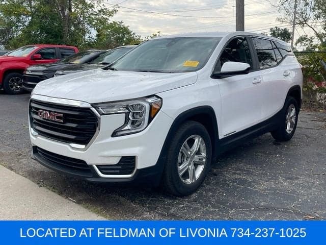 2024 GMC Terrain SLE — photo 1 of 10