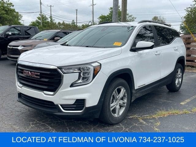 2023 GMC Terrain SLE — photo 1 of 10