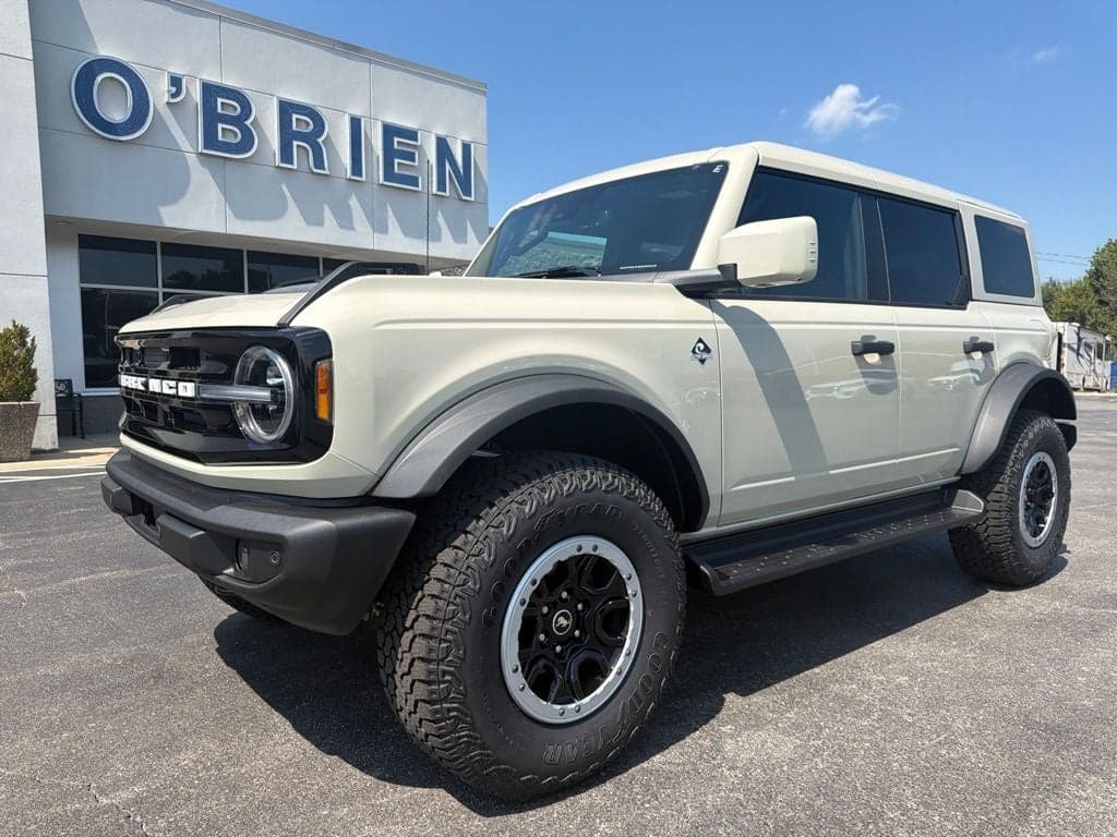 2026 Ford Bronco Outer Banks — photo 1 of 34