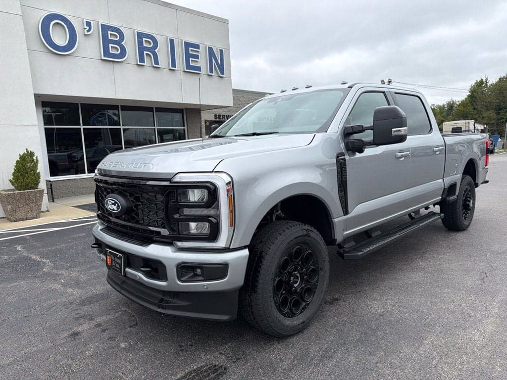 2027 Ford Super Duty F-250 SRW LARIAT — photo 1 of 38