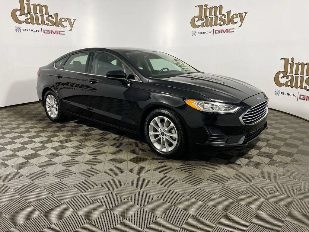 2019 Ford Fusion SE — photo 1 of 23