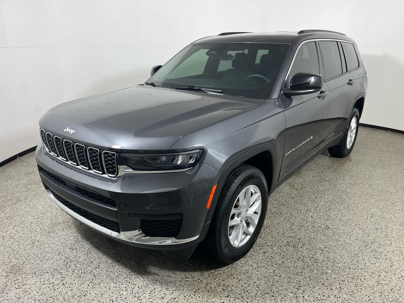 2025 Jeep Grand Cherokee L Laredo X — photo 1 of 28
