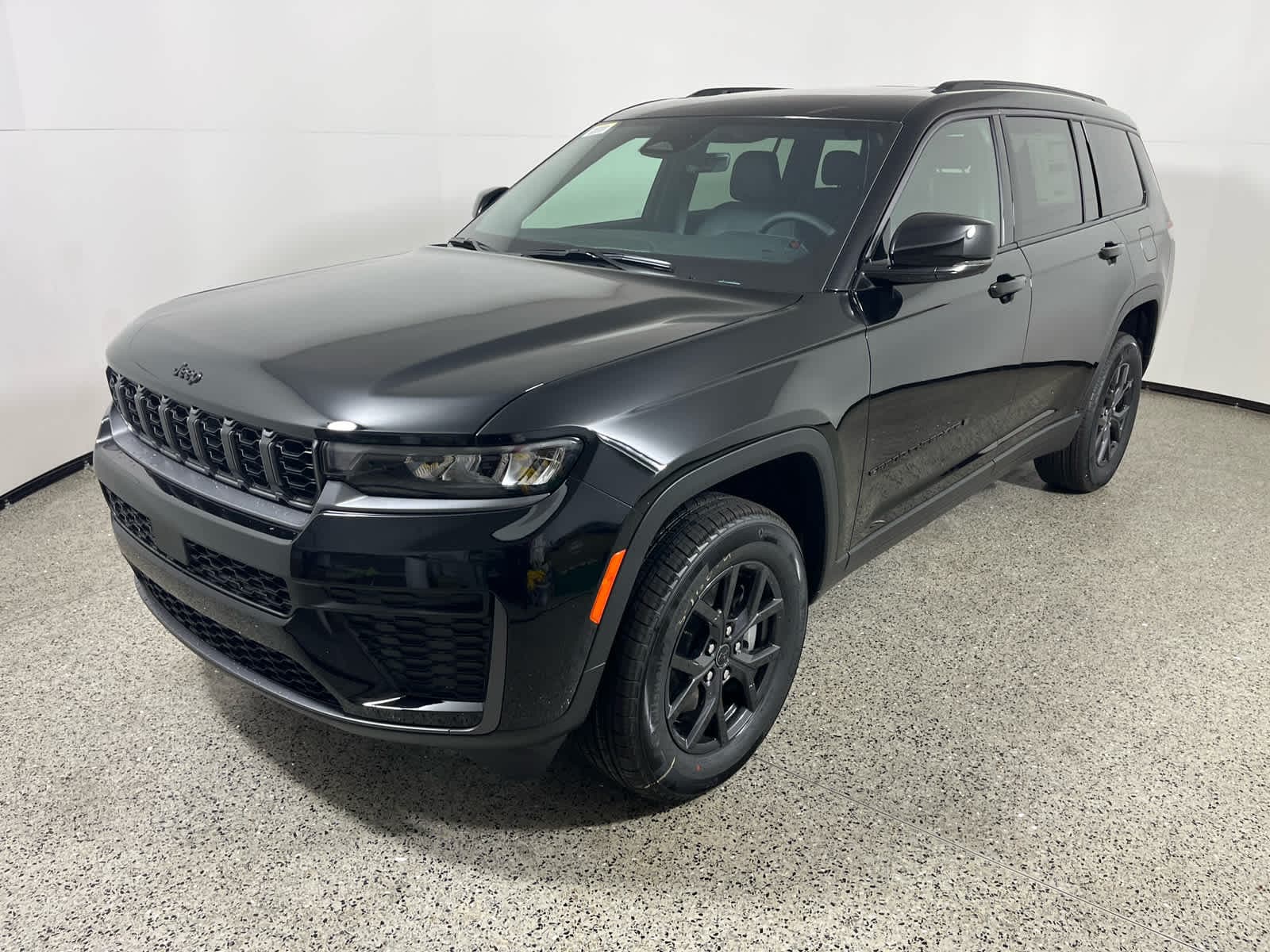 2027 Jeep Grand Cherokee L Laredo Altitude — photo 1 of 5