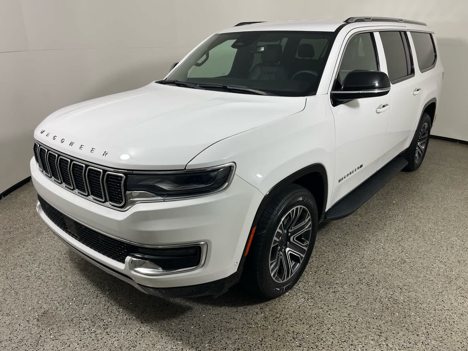 2024 Jeep Wagoneer L Series II — photo 1 of 31