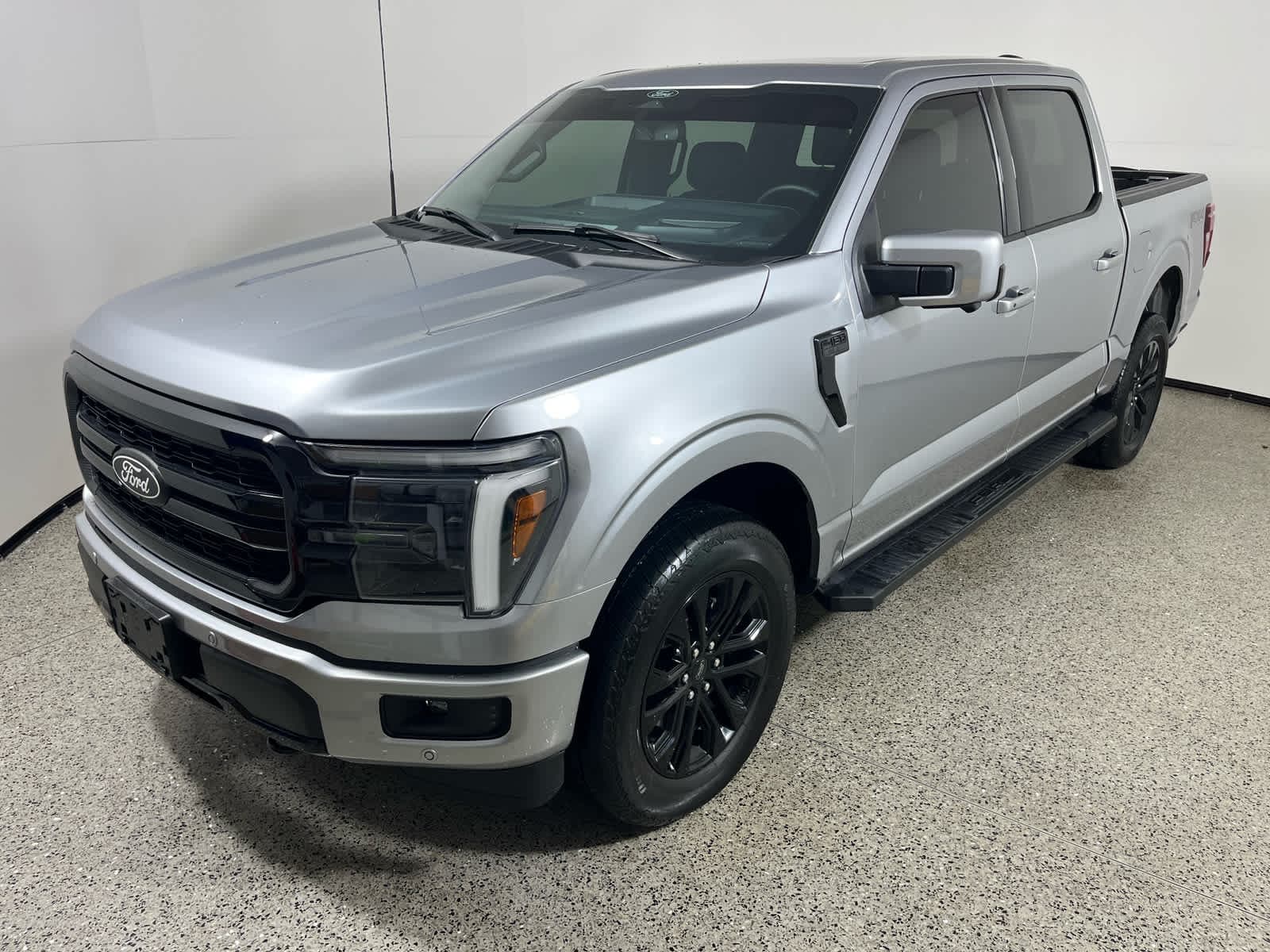 2025 Ford F-150 LARIAT — photo 1 of 5