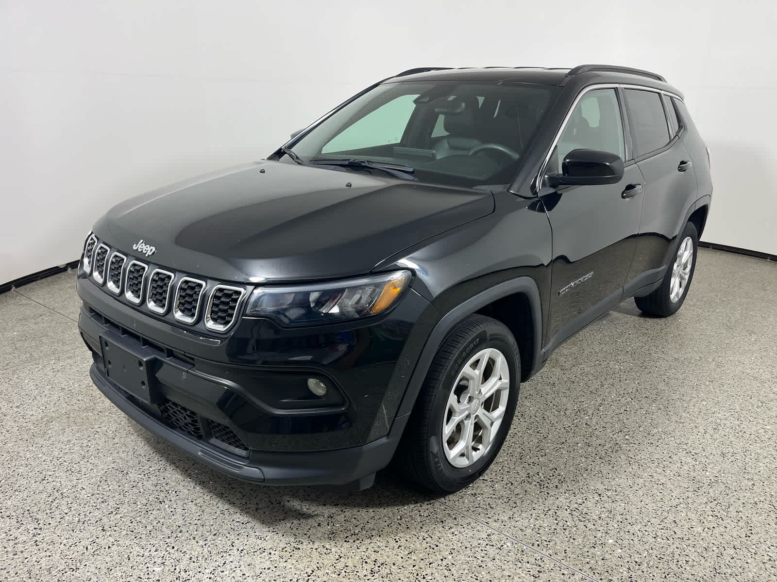 2024 Jeep Compass Latitude — photo 1 of 27