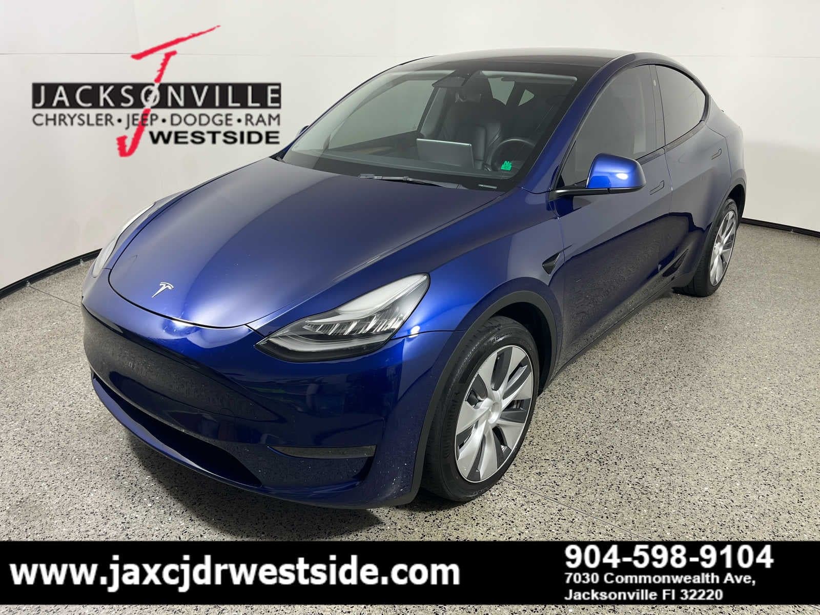 2023 Tesla Model Y Long Range — photo 1 of 29
