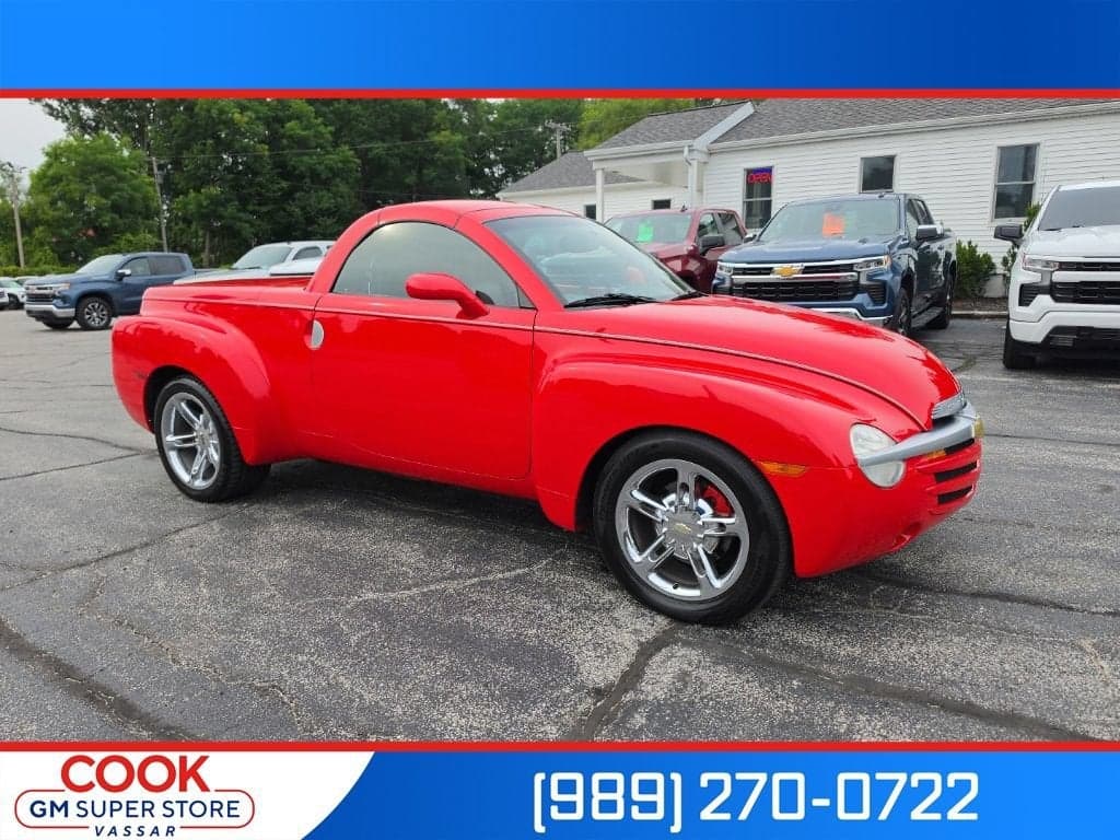 2004 Chevrolet SSR LS — photo 1 of 21