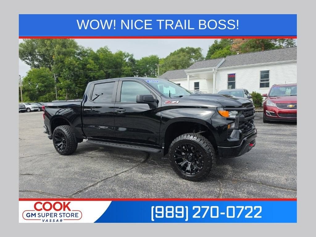 2023 Chevrolet Silverado 1500 Custom Trail Boss — photo 1 of 27