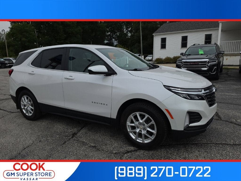 2022 Chevrolet Equinox LT — photo 1 of 30