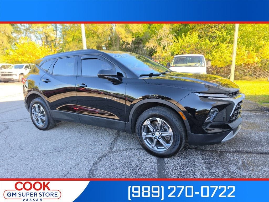 2023 Chevrolet Blazer LT — photo 1 of 5