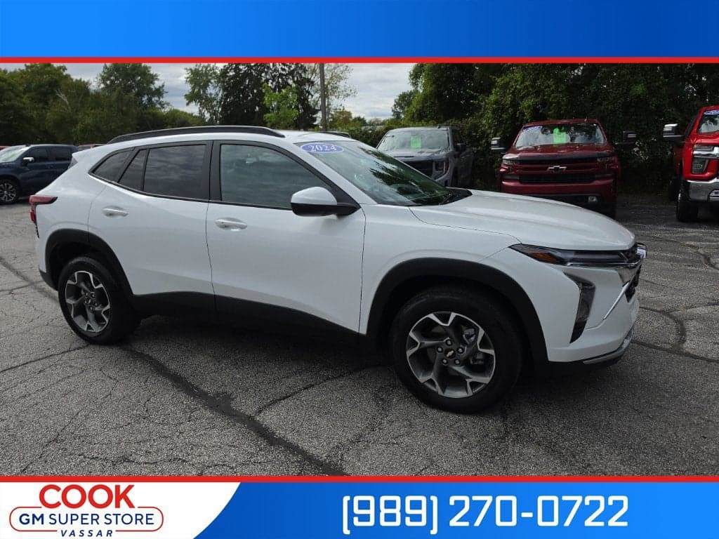 2024 Chevrolet Trax LT — photo 1 of 26