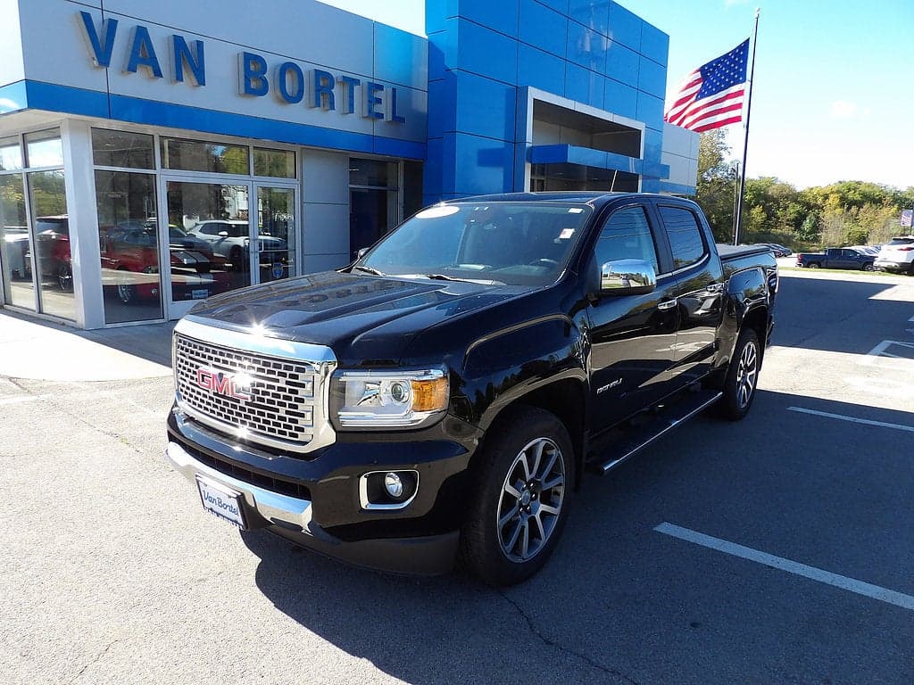 2020 GMC Canyon 4WD Denali — photo 1 of 5