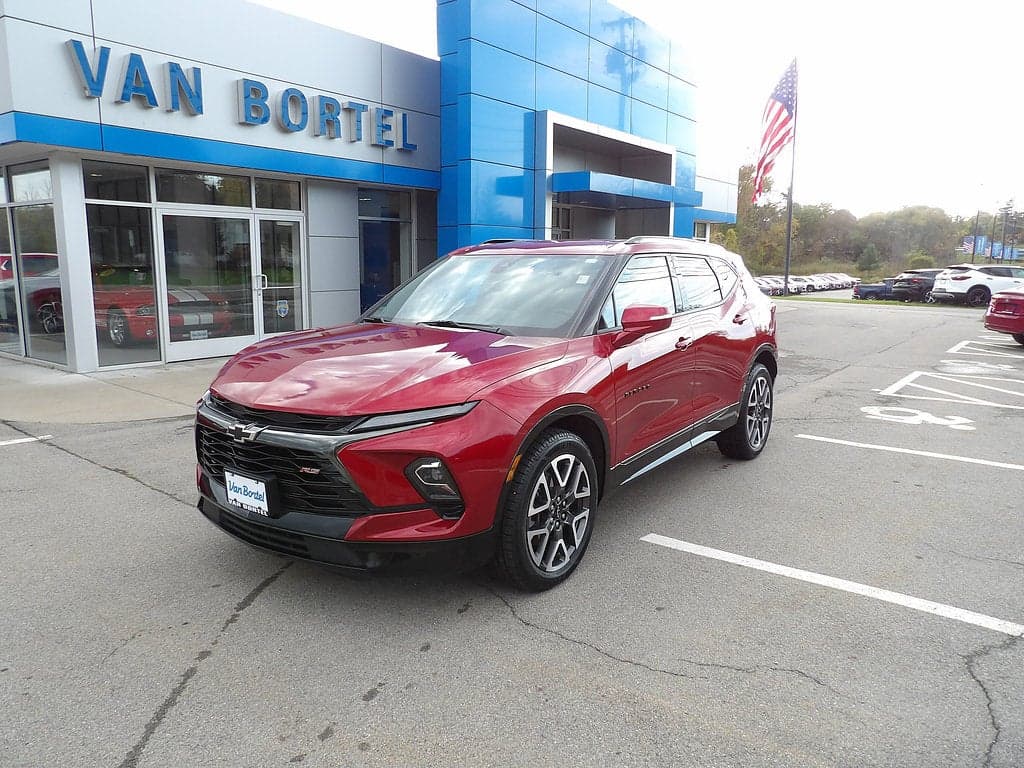 2023 Chevrolet Blazer RS — photo 1 of 5
