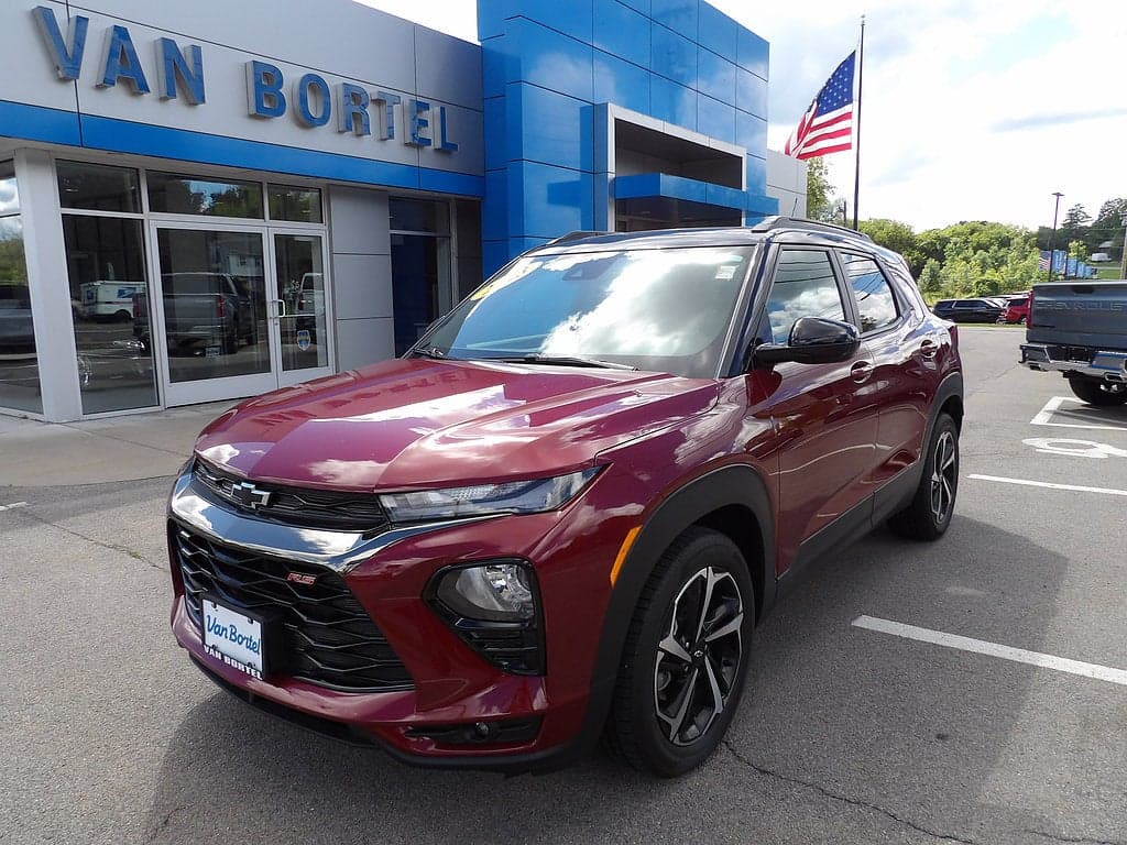2023 Chevrolet Trailblazer RS — photo 1 of 37