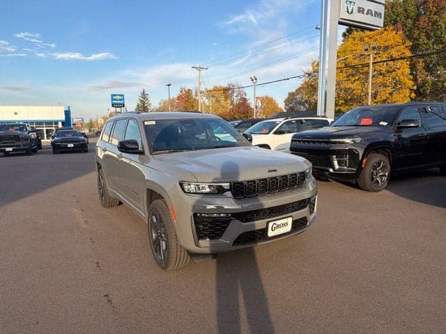 2027 Jeep Grand Cherokee L Limited Reserve — photo 1 of 5