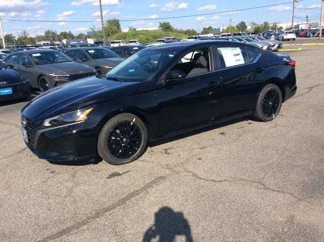 2026 Nissan Altima Base — photo 1 of 10