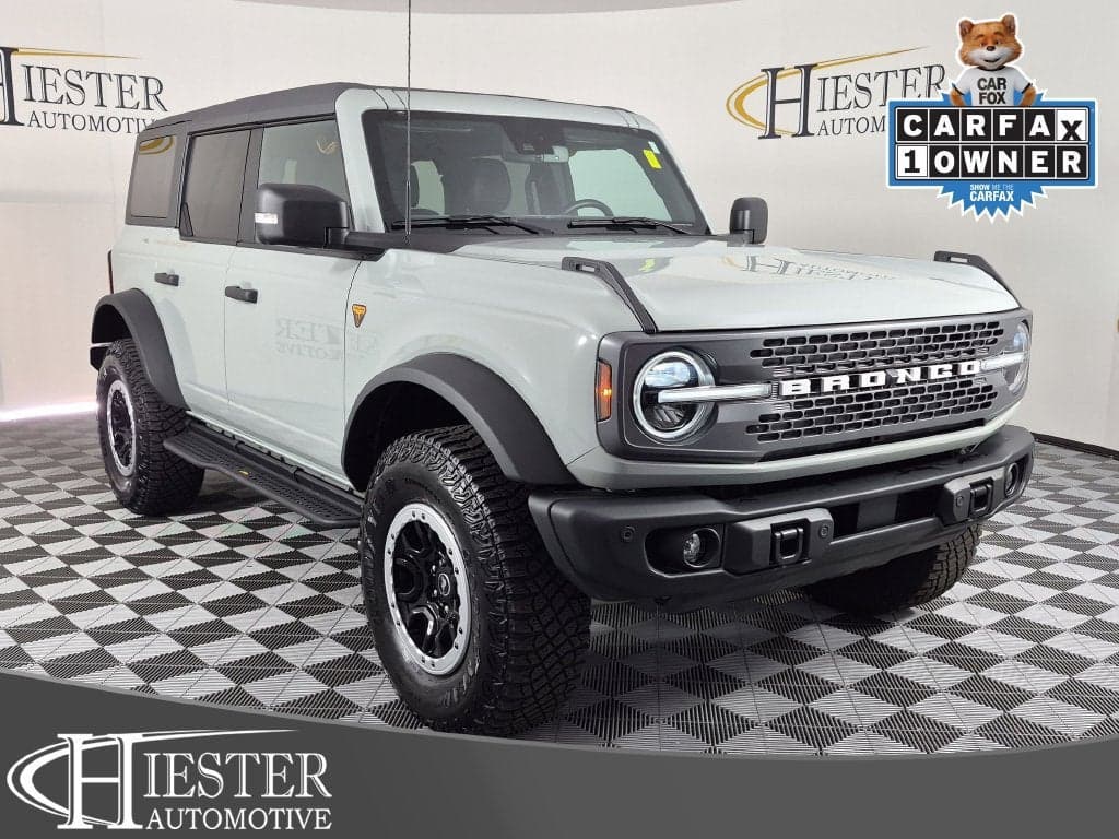 2023 Ford Bronco Base — photo 1 of 5