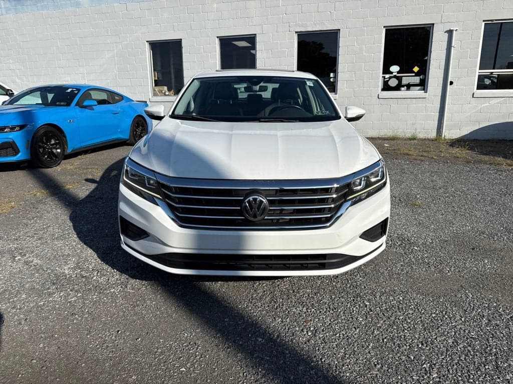 2020 Volkswagen Passat 2.0T SE — photo 1 of 19