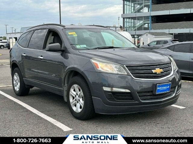2013 Chevrolet Traverse LS — photo 1 of 5