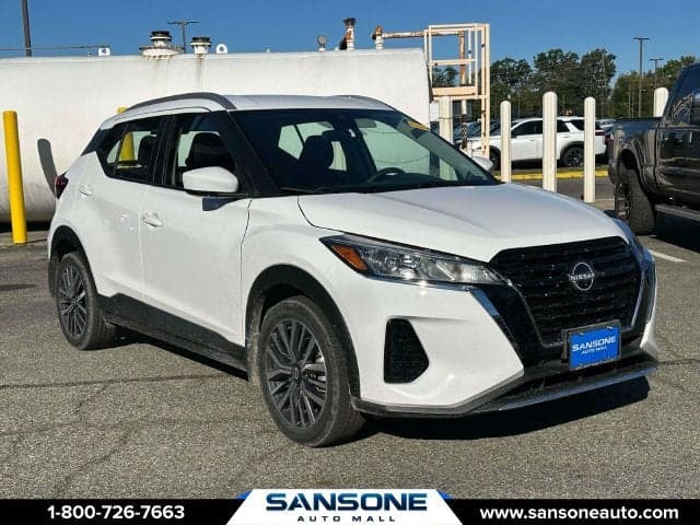 2023 Nissan Kicks SV — photo 1 of 5