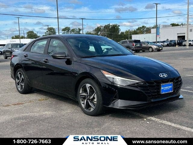 2023 Hyundai Elantra SEL — photo 1 of 29