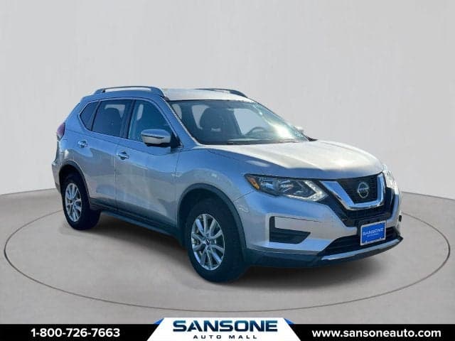 2018 Nissan Rogue SV — photo 1 of 5