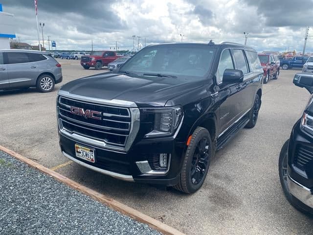 2022 GMC Yukon XL SLT — photo 1 of 2
