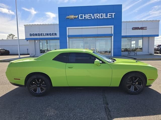 2015 Dodge Challenger R/T — photo 1 of 16