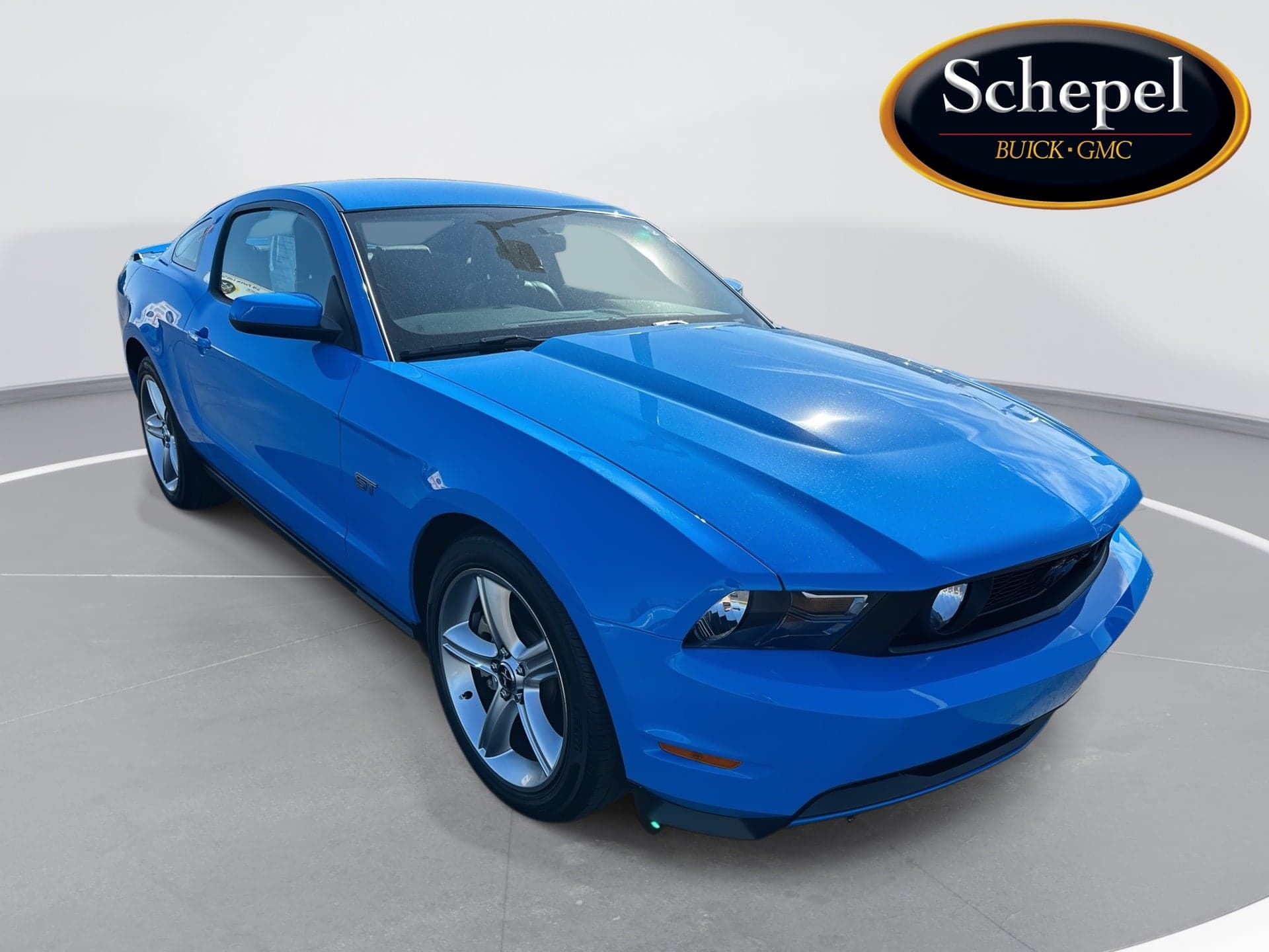 2010 Ford Mustang GT — photo 1 of 5