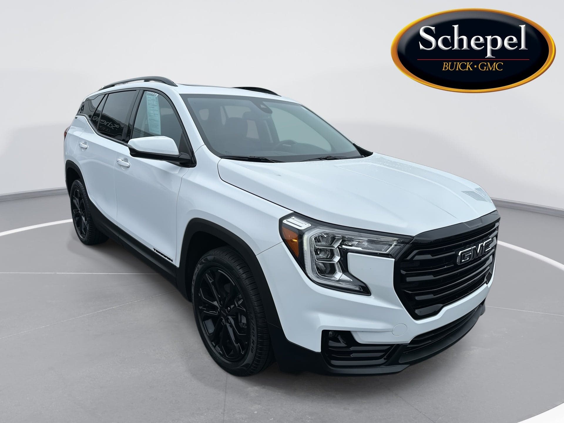 2022 GMC Terrain SLT — photo 1 of 23