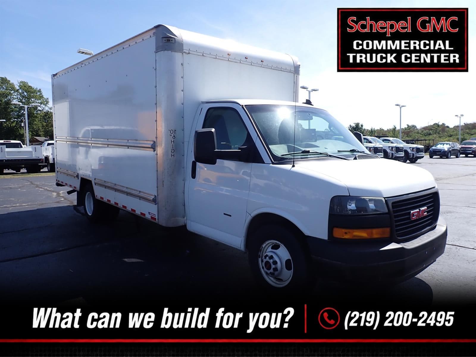 2018 GMC Savana Commercial Cutaway Base — photo 1 of 26
