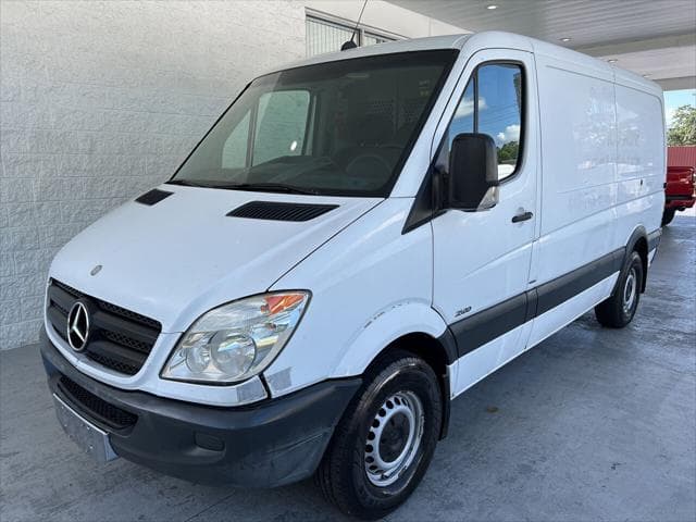 Foto de 2013 Mercedes-Benz Sprinter 2500 Normal Roof