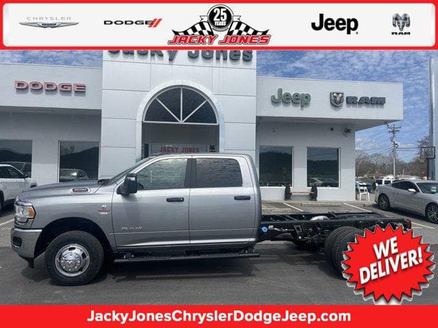 Foto de 2024 RAM 3500 Tradesman/SLT/Laramie/Limited