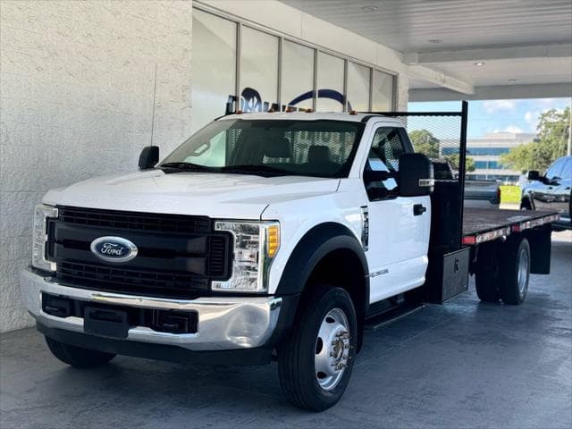 Foto de 2017 Ford F-550 XL