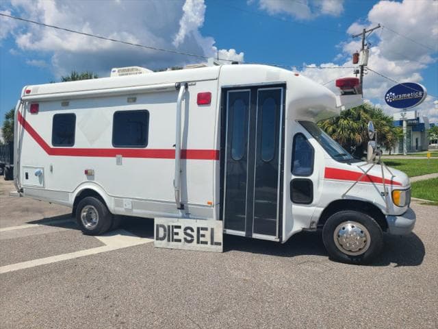 Foto de 1999 Ford E-450 Startrans 16 FT. RV