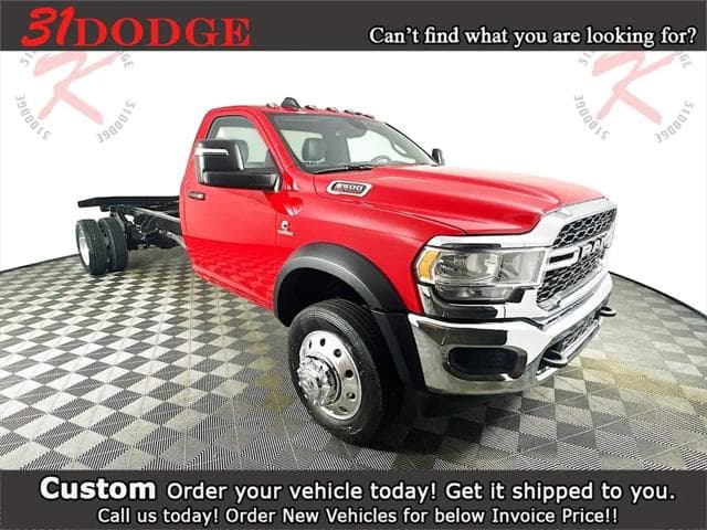 Foto de 2024 RAM 5500 Chassis Tradesman/SLT