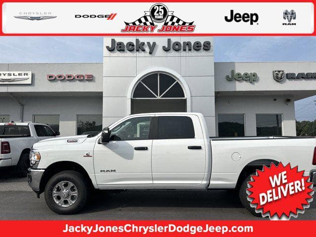 Foto de 2024 RAM 3500 Big Horn Crew Cab 4x4 64" Box