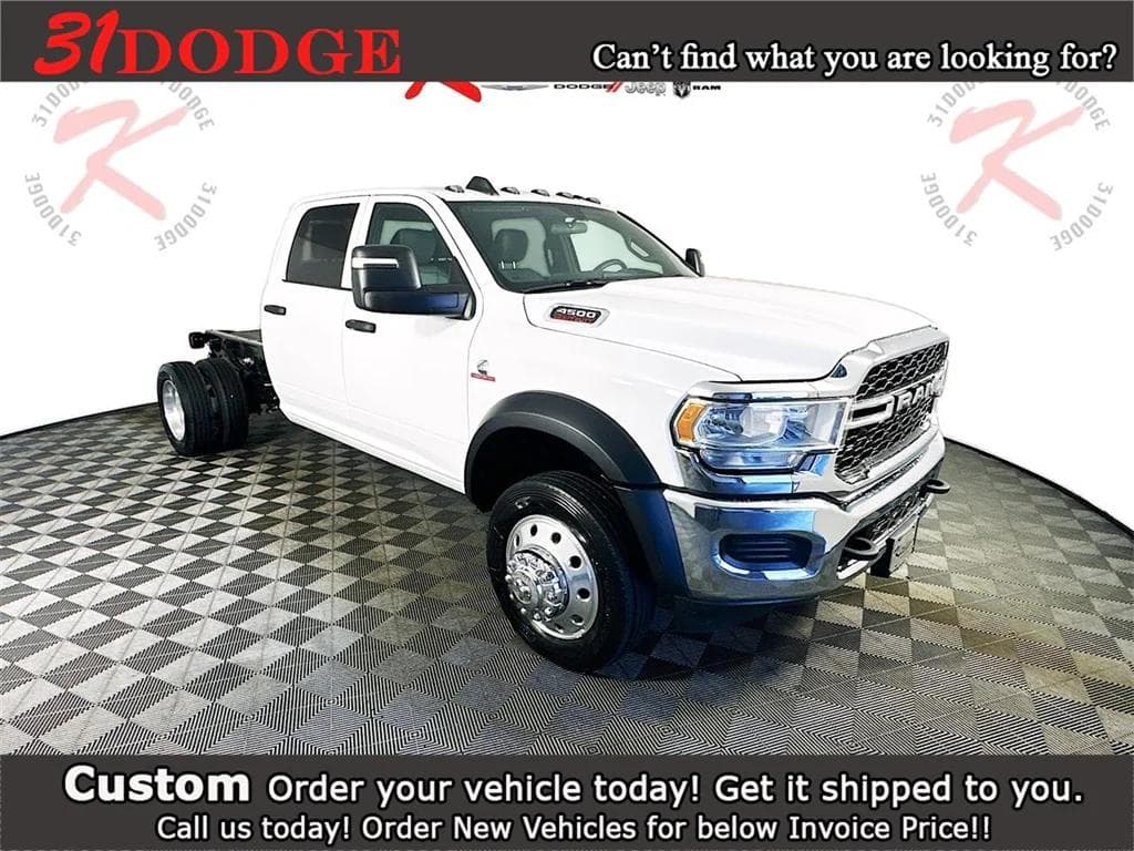 Foto de 2024 RAM 4500 Chassis Tradesman/SLT