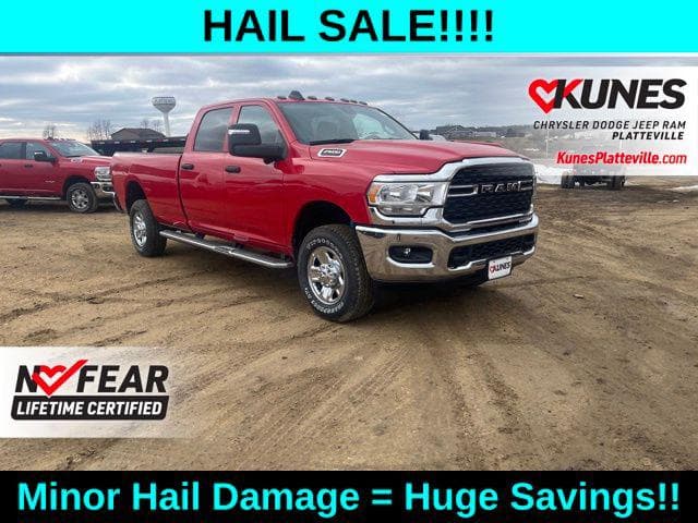 Foto de 2024 RAM 2500 Tradesman Crew Cab 4x4 8 Box