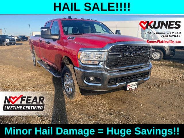 Foto de 2024 RAM 2500 Tradesman Crew Cab 4x4 8 Box