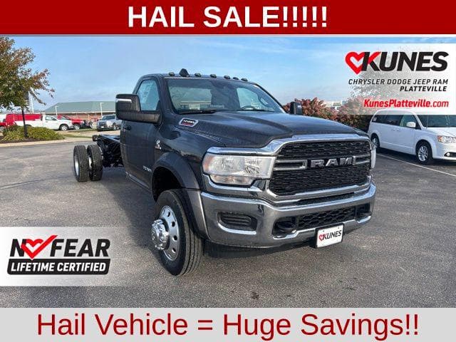 Foto de 2024 RAM 5500 Chassis Tradesman/SLT