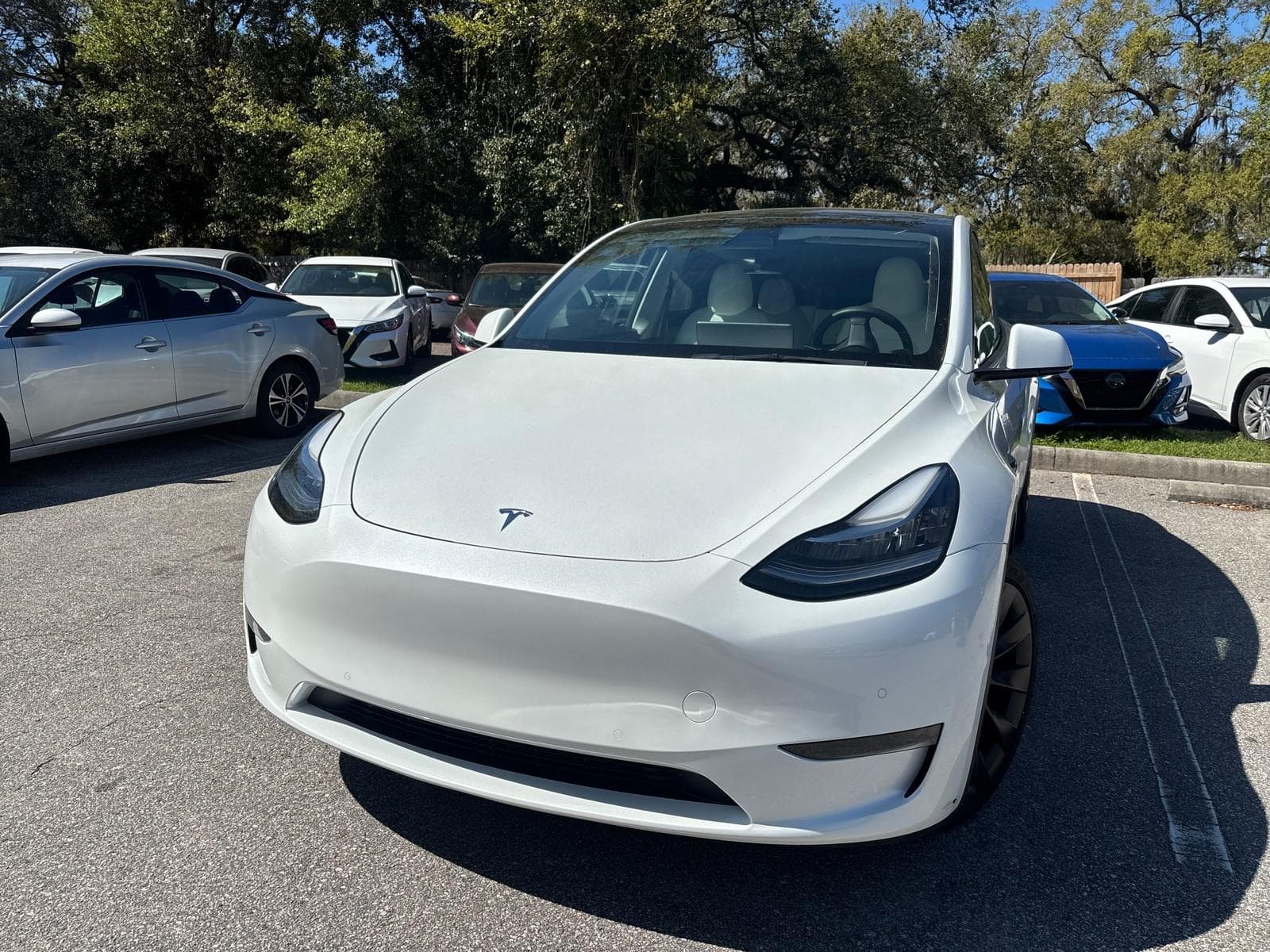 Foto de 2022 Tesla Model Y Long Range Dual Motor All-Wheel Drive