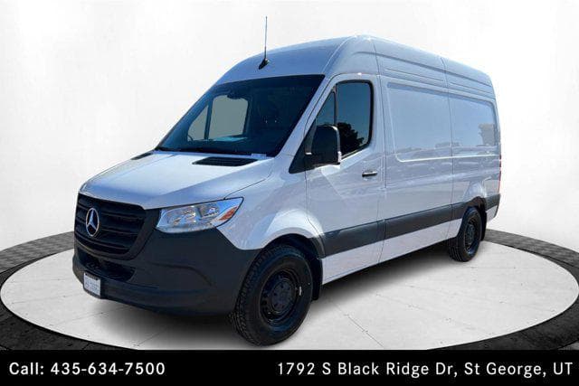 Foto de 2024 Mercedes-Benz Sprinter Cargo Van Standard Roof 4-Cyl Diesel HO