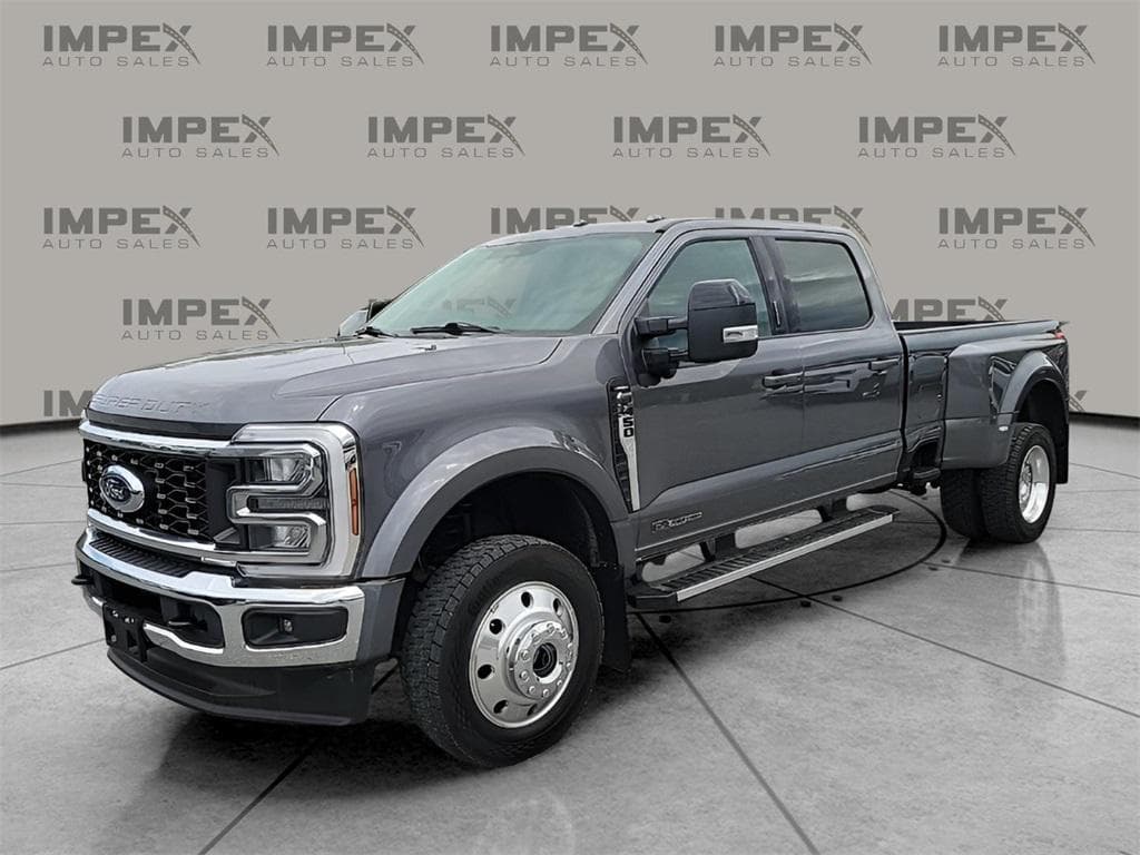 Foto de 2024 Ford F-450 LARIAT