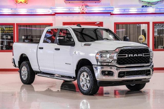 Foto de 2024 RAM 2500 Big Horn Crew Cab 4x4 64" Box