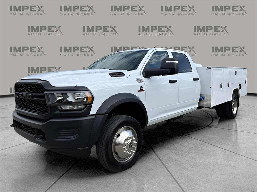 Foto de 2024 RAM 4500 Chassis Tradesman/SLT