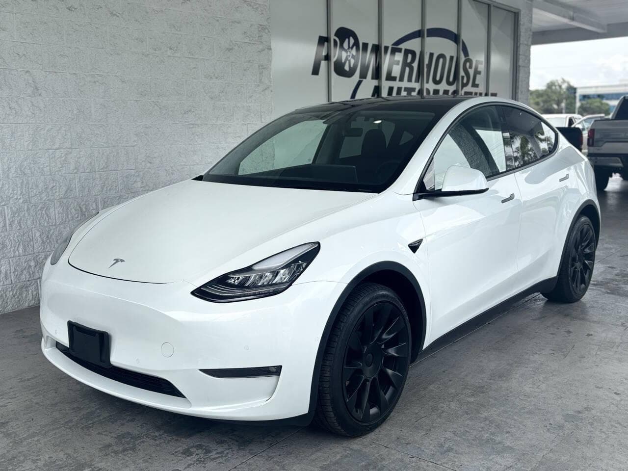 Foto de 2021 Tesla Model Y Long Range Dual Motor All-Wheel Drive